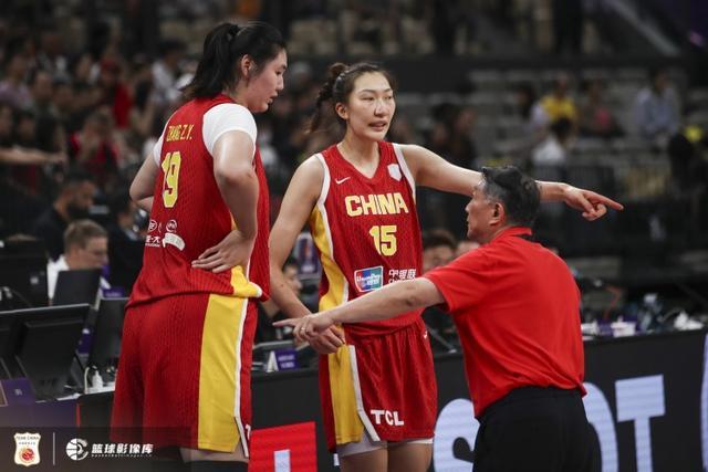 宫鲁鸣谈女篮三大中锋：未来离不开这三人 双塔是选择但不是唯一